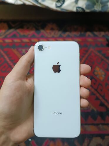новые телефоны айфон: IPhone 8, Колдонулган, 64 ГБ, Ак, Каптама, 75 %