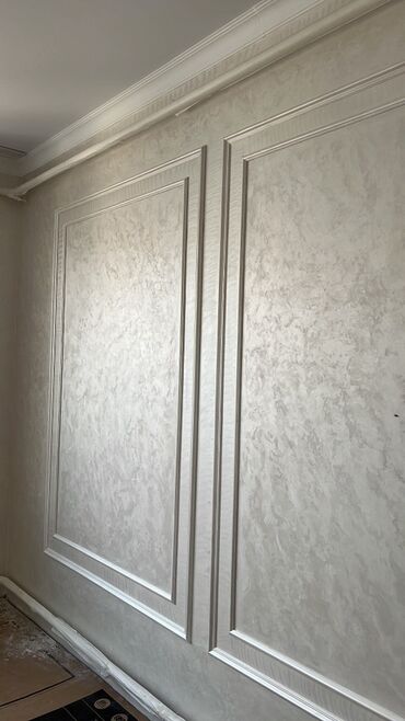 продаю двухъярусные кровати: Элегантные декоративные стеновые панели в светлых тонах, создающие