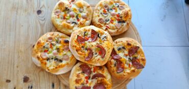 Aşpazlar: Pizzamen işi axtatıram maaş 40 Azn günlük maaş lazımdır 15 gündən — 7