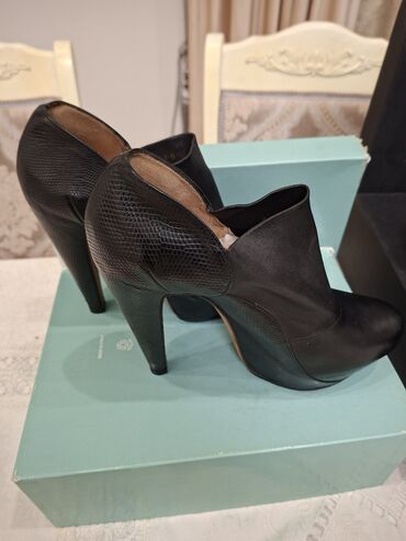 Сапоги: Женская обувь, набор из 4 пар. 1) Ботильоны на высокой шпильке с — 14