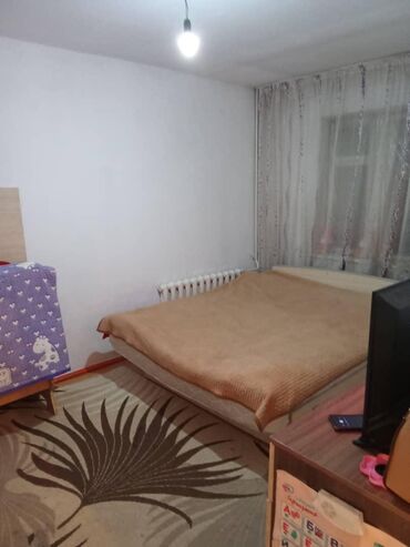 дома в оше: 2 бөлмө, 72 кв. м, Хрущевка, 3 кабат, Косметикалык ремонт