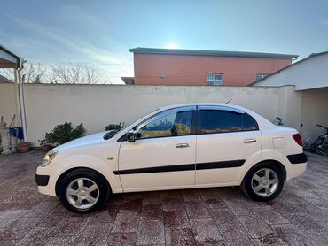 Kia: Kia Rio: 1.5 l | 2005 il Sedan — 3