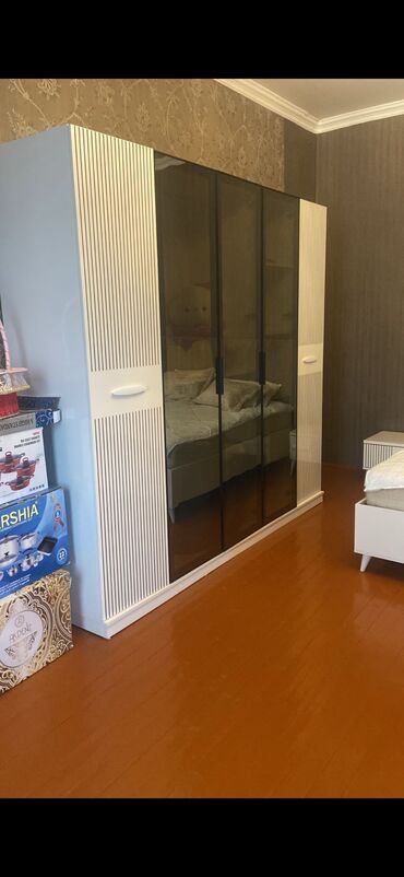 Yataq otağı dəstləri: İkinəfərlik çarpayı, Dolab, Komod, Termo, İşlənmiş