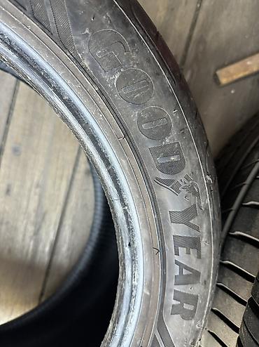 волковой: 275/40/18 GoodYear
Пара в хорошем состоянии — 3