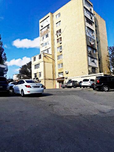 Uzunmüddətli kirayə mənzillər: Bakı, 3 otaqlı, Köhnə tikili, m. Memar Əcəmi, 68 kv. m