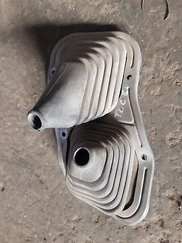 lining pantera: Toyota Land Cruiser 80 кожух кулисы резиновая Тоета Ленд Крузер 80 — 2