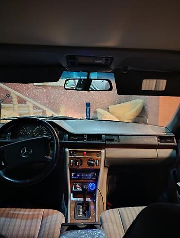 bmw e 38: Mercedes-Benz 200: 2 l | 1991 il Sedan — 5