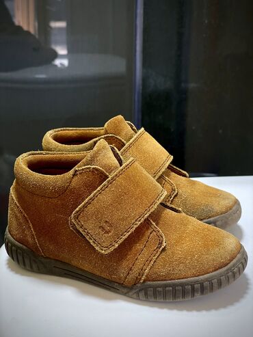 мтз10 25: Продается детская обувь осень-весна замшевая в отличном состоянии