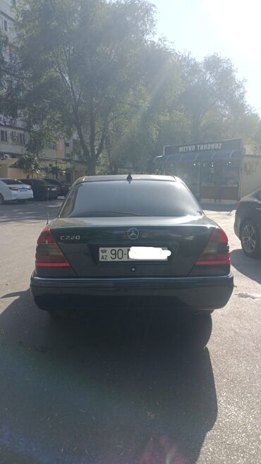 Mercedes-Benz 220: 2.2 л | 1996 г. Седан