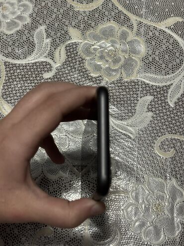 Apple iPhone: IPhone 11, Qara, Face ID — 7