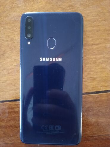 2 ci əl telefonlar kreditlə: Samsung A20, 32 GB, rəng - Göy, Qırıq, Düyməli, Sensor