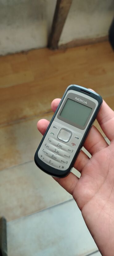 nokia asha 305: Nokia 1, rəng - Boz