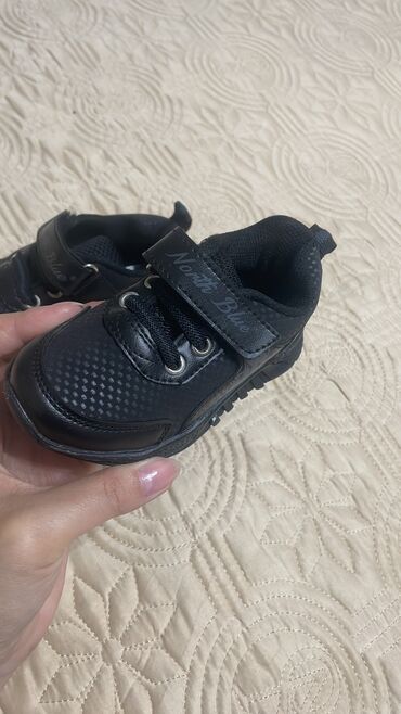 детский одежды: Турецкая детская обувь на мальчика.Размер 22.В отличном состоянии