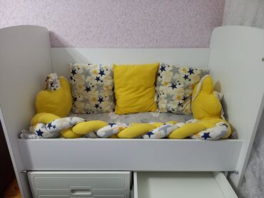 Beşiklər: Oğlan və qız üçün, Dördbucaq, Beşik, Dəst ilə, Matras ilə, Yellənmə mexanizm ilə — 6