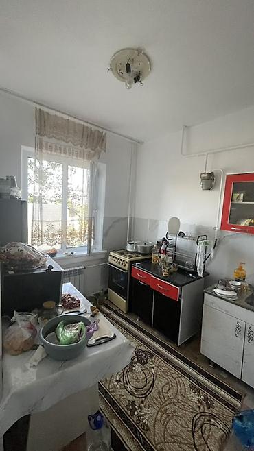 4ком кв: 2 комнаты, 52 м², 105 серия, 1 этаж, Старый ремонт — 4