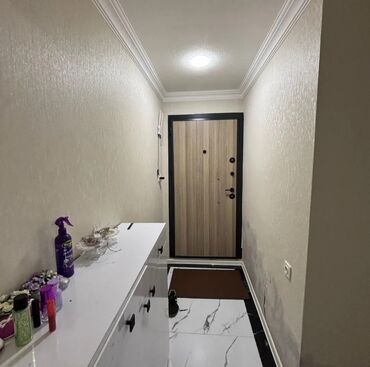 Uzunmüddətli kirayə mənzillər: Kirayə mənzil – Həzi Aslanov metrosunun çıxışı, KFC-nin qarşısı — 13