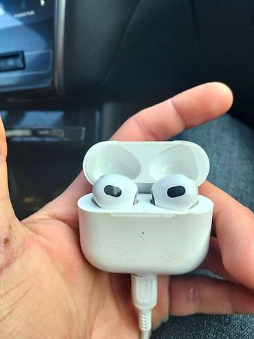 i̇pad mini 7: Apple AirPods (MagSafe qutulu), naqilsiz Bluetooth qulaqlıq - Model — 2