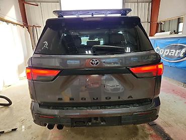 секвойя: Toyota Sequoia: 2023 г., Гибрид, Внедорожник — 6