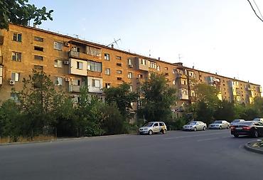 советская донецкая: 3 комнаты, 60 м², 5 мкр Индивидуалка, 5 этаж, Старый ремонт — 2