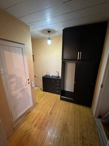 Uzunmüddətli kirayə mənzillər: Nərimanov rayonu, Azadlıq prospektində, köhnə tikili, 5 mərtəbəli — 7