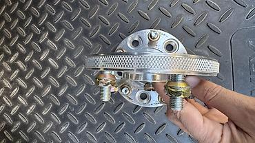 qalın teker: Məhsul: Təkər aralıq üzükləri (wheel spacers) – cüt Xüsusiyyətlər: - — 2