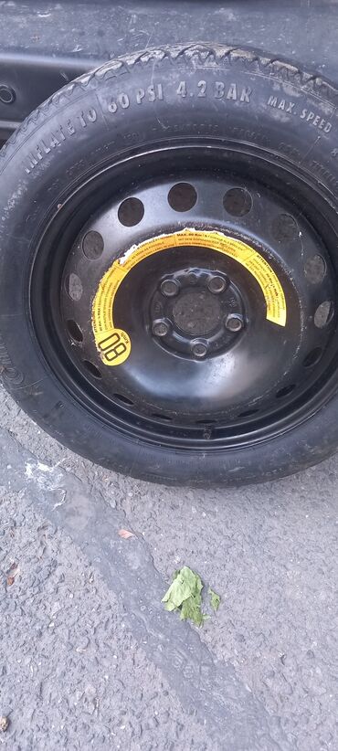 Tyres & Wheels: Polovna guma na felni. Novi Beograd