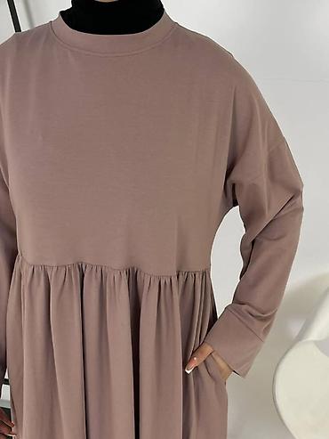 Повседневные платья: Платье-абайя в спокойном бежевом оттенке. - Свободный прямой крой с — 6