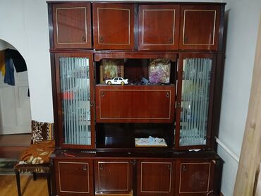 продажа бильярдных столов бу: Гарнитур для зала, Б/у at lalafo.kg продажа бильярдных столов бу: Гарнитур для зала, Б/у