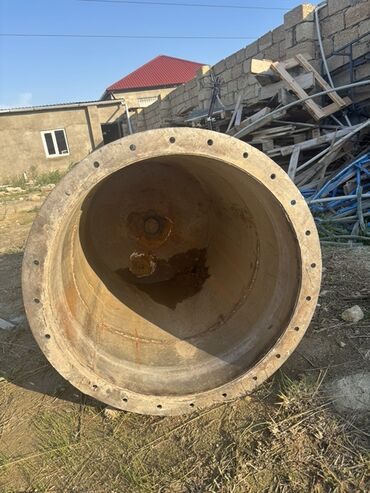 Бочки: Nerj silindrik çən/boru hissəsi - Material: qalın divarlı metal