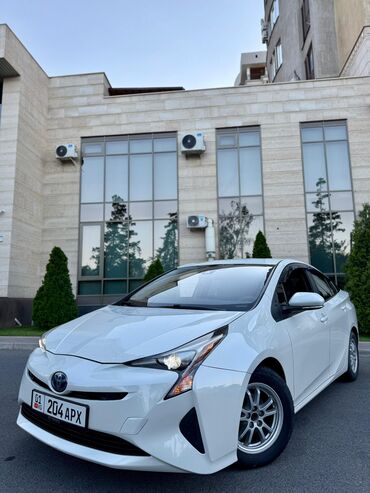 купить авто с кореи бу: Toyota Prius: 2016 г., 1.8 л, Вариатор, Газ, Хэтчбэк