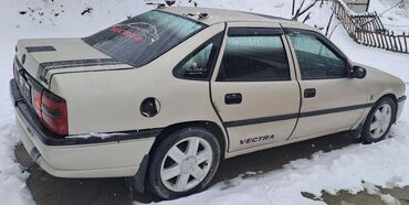 Opel Vectra: 1994 г., 2, Механика, Газ, Седан