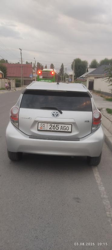 e6 3: Toyota Prius C: 2012 г., 1.5 л, Вариатор, Гибрид, Хэтчбэк — 5