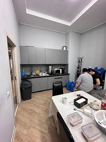 red centr: Продажа офисов 252 м², С ремонтом, Многоэтажное здание, 1 этаж — 8