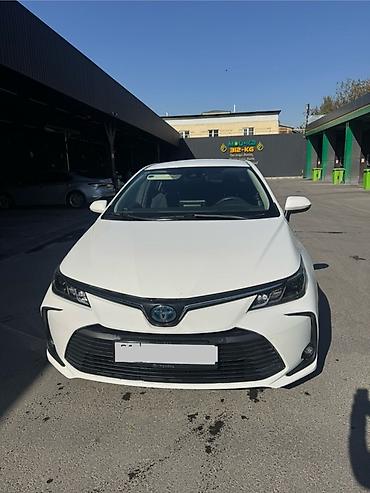 95: Toyota Corolla: 2021 г., 1.8 л, Вариатор, Гибрид, Седан — 3