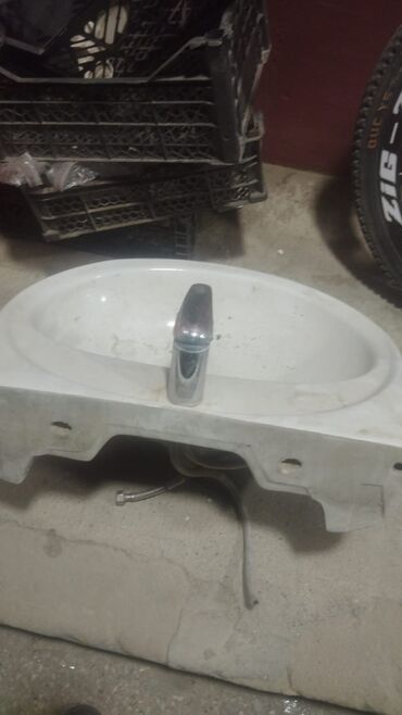 Ev üçün digər mallar: Divar tipli keramik hamam/lavabo qabı - Oval formalı keramik lavabo -