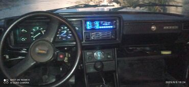 VAZ (LADA): Vaz 2107, ağ rəng, 4 qapılı sedan. Xüsusiyyətlər: - Klassik kuzov — 9