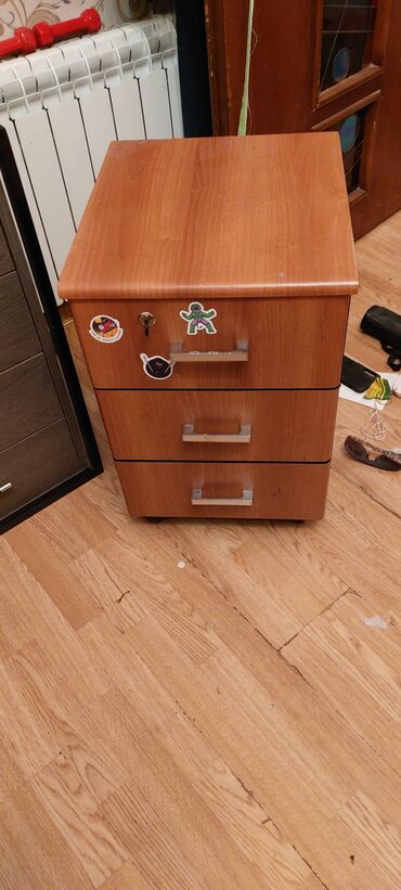 Ofis dolabları: Ofis üçün dolab müdür mebeli tək oturacaqlar Şüşəli dolab sənəd -da lalafo.az — 20 Ofis dolabları: Ofis üçün dolab müdür mebeli tək oturacaqlar Şüşəli dolab sənəd — 20