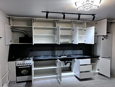 Кухонные гарнитуры: Кухонный гарнитур, цвет - Белый, ДСП — 18