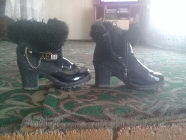 обувь жордан: Сапоги, 40, цвет - Черный