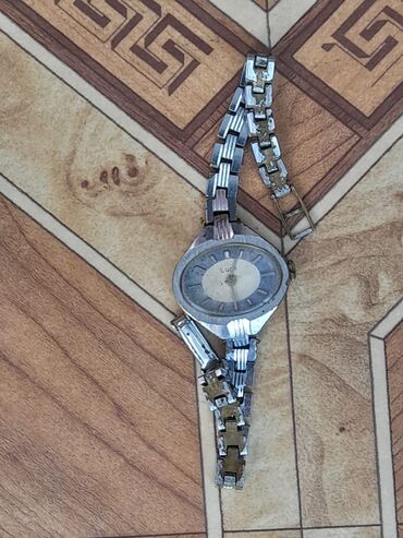 nike blazer qadın krossovkaları: Qol saatı, rəng - Gümüşü