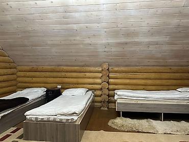 Посуточная аренда домов: Город Каракол Сдаётся уютный деревянный домик !!! - Дом из — 4