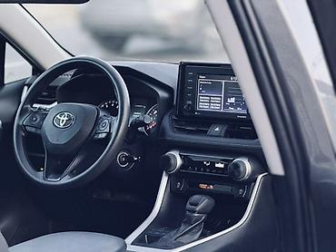 Toyota: Toyota RAV4: 2021 г., 2.5 л, Автомат, Бензин, Кроссовер — 5