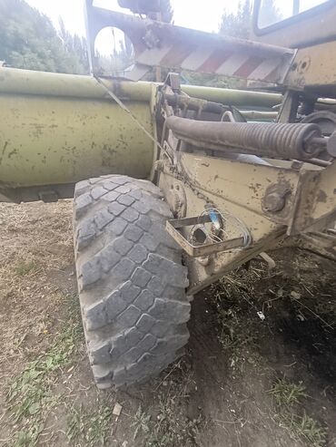 Зерноуборочные комбайны: Зерноуборочный комбайн самоходного типа, предназначенный для уборки at lalafo.kg — 6 Зерноуборочные комбайны: Зерноуборочный комбайн самоходного типа, предназначенный для уборки — 6