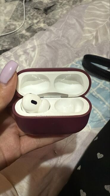 правое ухо айрподс: Потеряли одну уху наушника Air Pods белого цвета на рынке дордой если