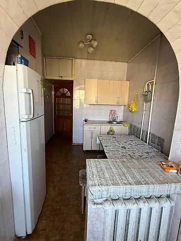 суюнбаев: 3 комнаты, 65 м², Карпинка 106 серия, 8 этаж, Старый ремонт — 5