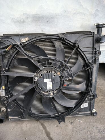 Радиаторы: Радиатор с винтелятором продаю за 5