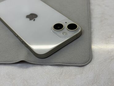 кнопочный телефон: IPhone 14, < 16 ГБ, Старлайт, Гарантия, Беспроводная зарядка, Face ID