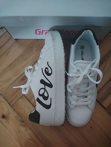 patike za kosarku nike: Graceland ženske patike – model sa natpisom “Love” Ug 23,5cm - Boja — 4