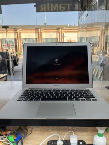 data kart limitsiz internet: Apple MacBook, 13.3 ", Intel Core i5, 256 GB