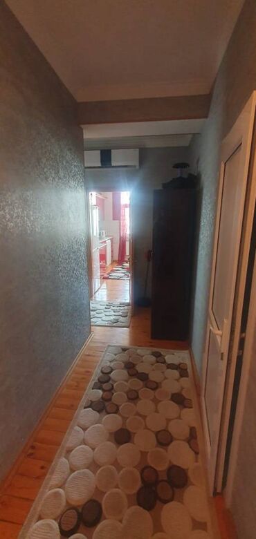 Uzunmüddətli kirayə mənzillər: Əmkal bütün növ mebel və məişət əşyaları ilə təchiz olunub. 24 saat — 9